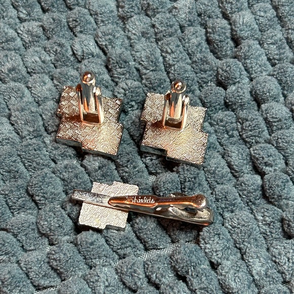 Shields Oriental Ship Cuff Links and Tie Clip - Picture 3 of 4